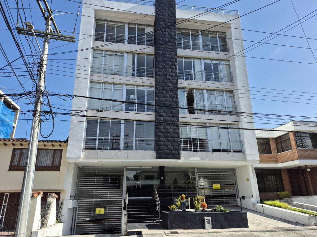 Apartamento en venta Cundinamarca Bogotá Lisboa 130 m2 Habitaciones 2 Baños 3 Garajes 2 Precio $950000000