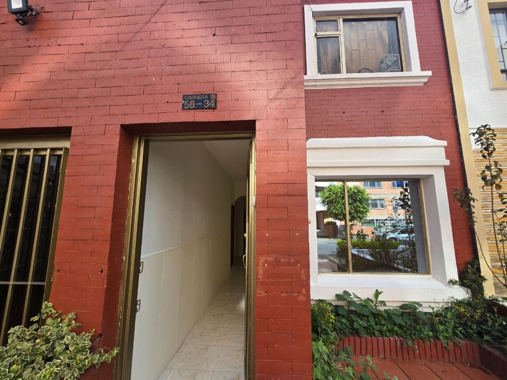 Oficina en arriendo Cundinamarca Bogotá San Luis 110 m2 Habitaciones 0 Baños 1 Garajes 0 Precio $3200000