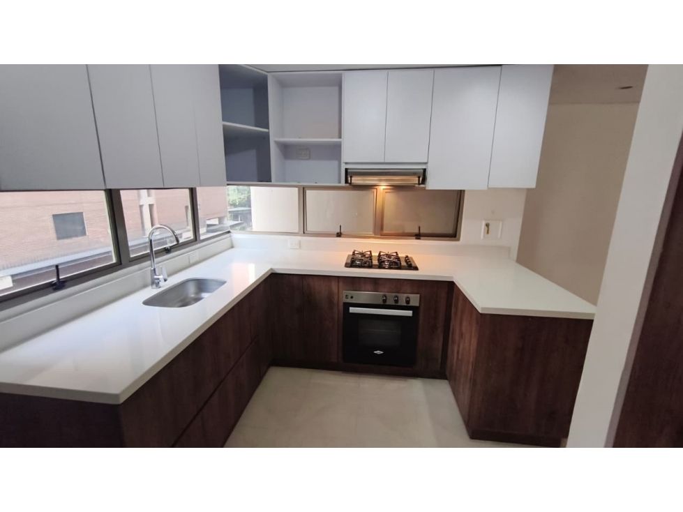 Apartamento en arriendo Antioquia Medellín Alejandria 0 m2 Habitaciones 4 Baños 3 Garajes 2 Precio $6000000