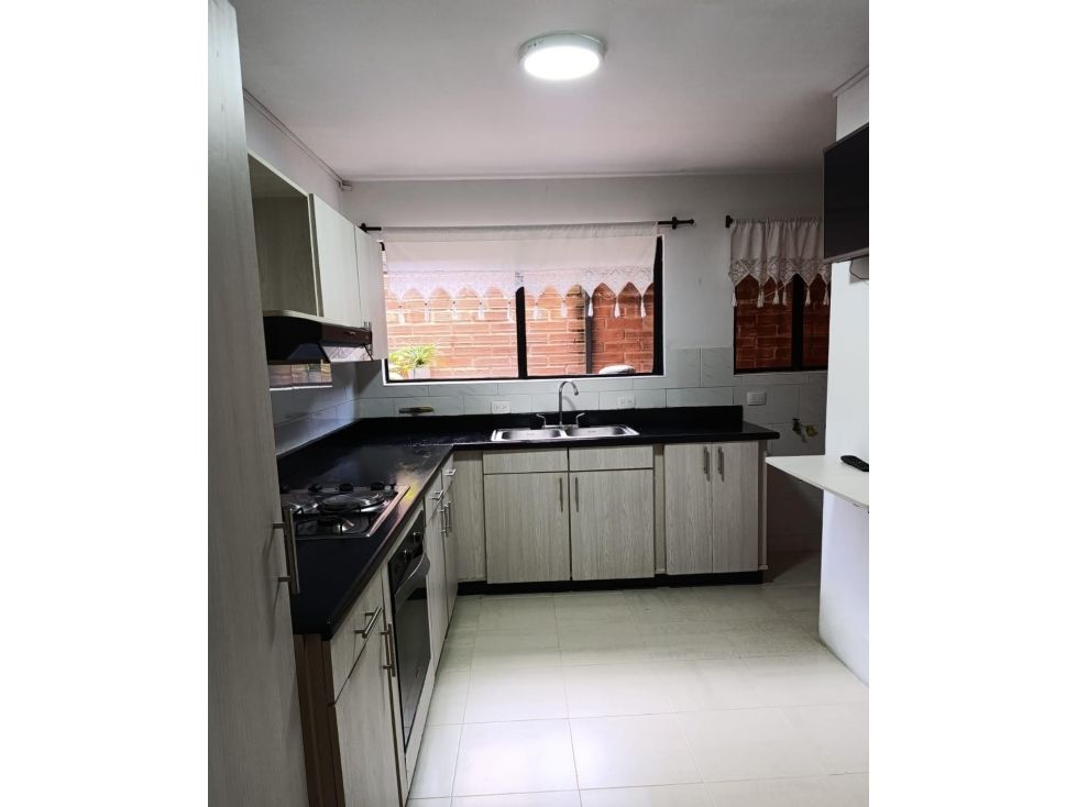 Apartamento en arriendo Antioquia Medellín Astorga 127 m2 Habitaciones 3 Baños 2 Garajes 1 Precio $4700000