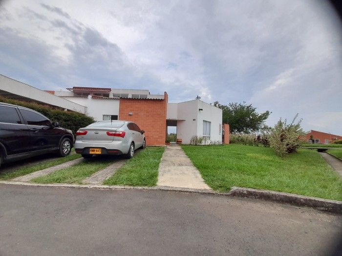 Casa en venta Valle Del Cauca Jamundí Br Senderos De La Morada 107 m2 Habitaciones 3 Baños 2 Garajes 2 Precio $550000000