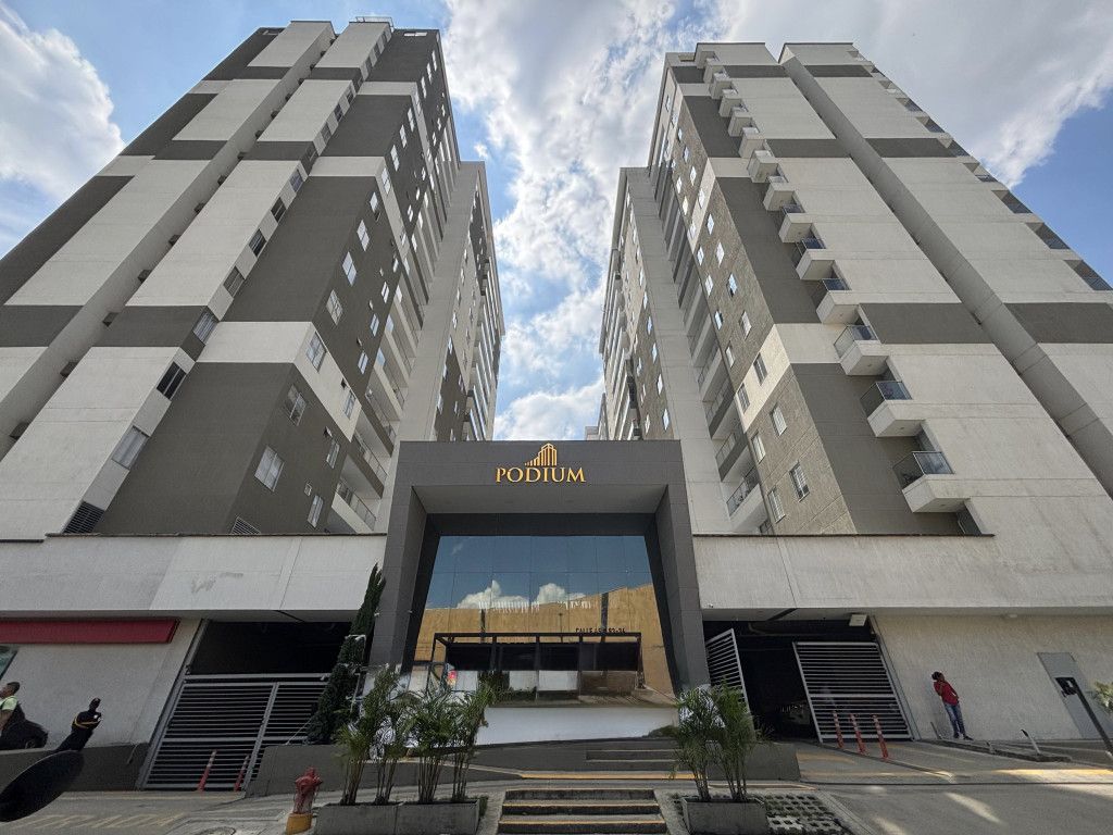 Apartamento en arriendo Valle Del Cauca Cali Lili 120 m2 Habitaciones 3 Baños 3 Garajes 1 Precio $3320000