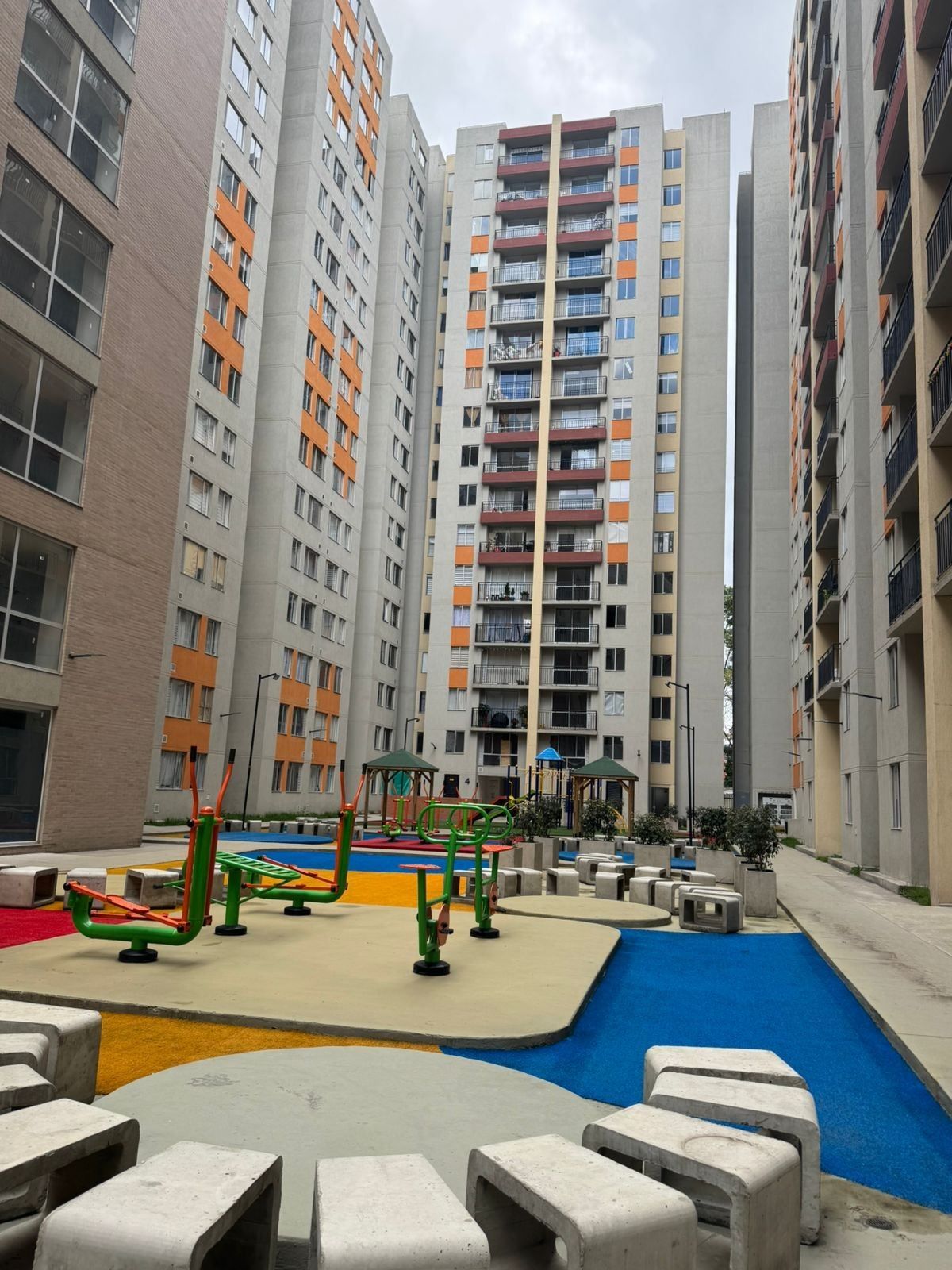 Apartamento en venta Cundinamarca Bogotá Almagrario 38440 m2 Habitaciones 2 Baños 2 Garajes 0 Precio $245000000