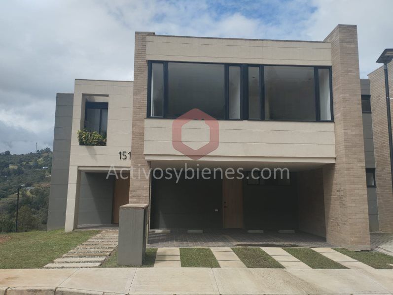 Casa en arriendo o venta Antioquia Rionegro Rionegro 328 m2 Habitaciones 4 Baños 5 Garajes 2 Precio venta $3100000000 Precio arriendo $17200000