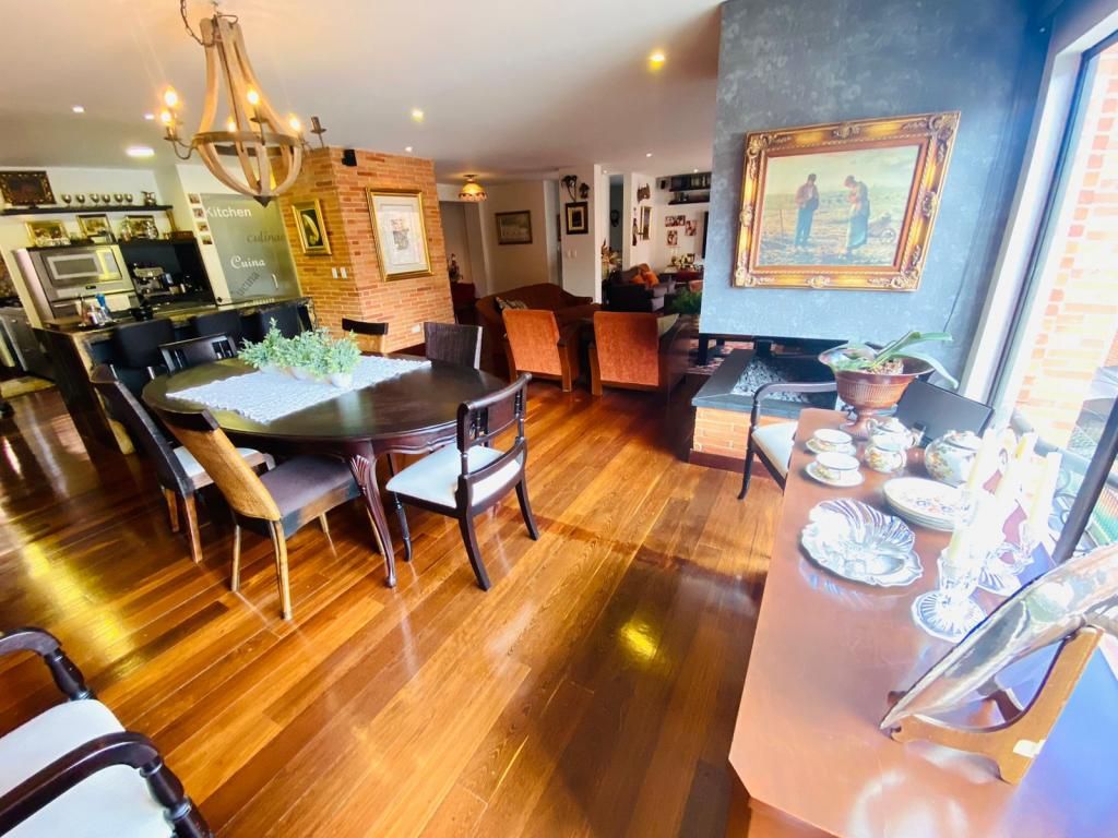 Apartamento en arriendo Cundinamarca Bogotá Santa Bibiana 213 m2 Habitaciones 3 Baños 3 Garajes 3 Precio $9500000