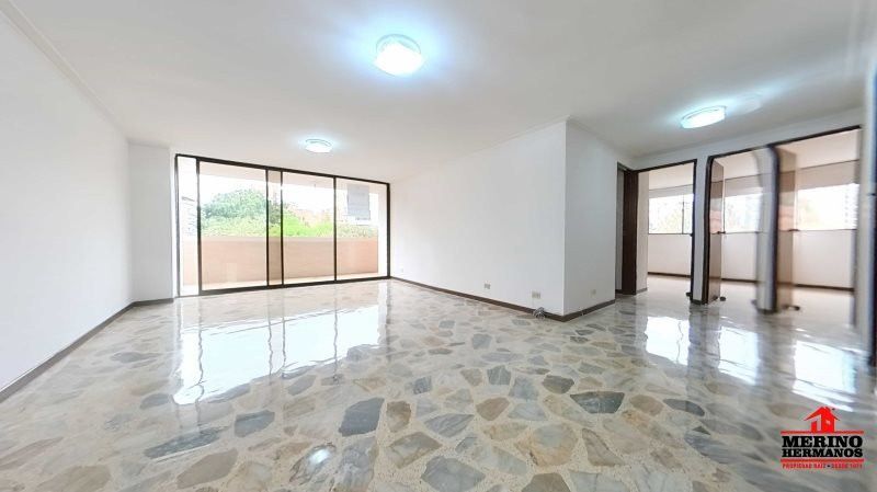 Apartamento en arriendo Antioquia Medellín San Diego 115 m2 Habitaciones 3 Baños 2 Garajes 2 Precio $4000000