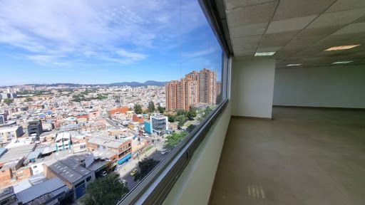 Oficina en arriendo o venta Cundinamarca Bogotá Bosque De Pinos 132 m2 Habitaciones 0 Baños 2 Garajes 0 Precio venta $530000000 Precio arriendo $4980000