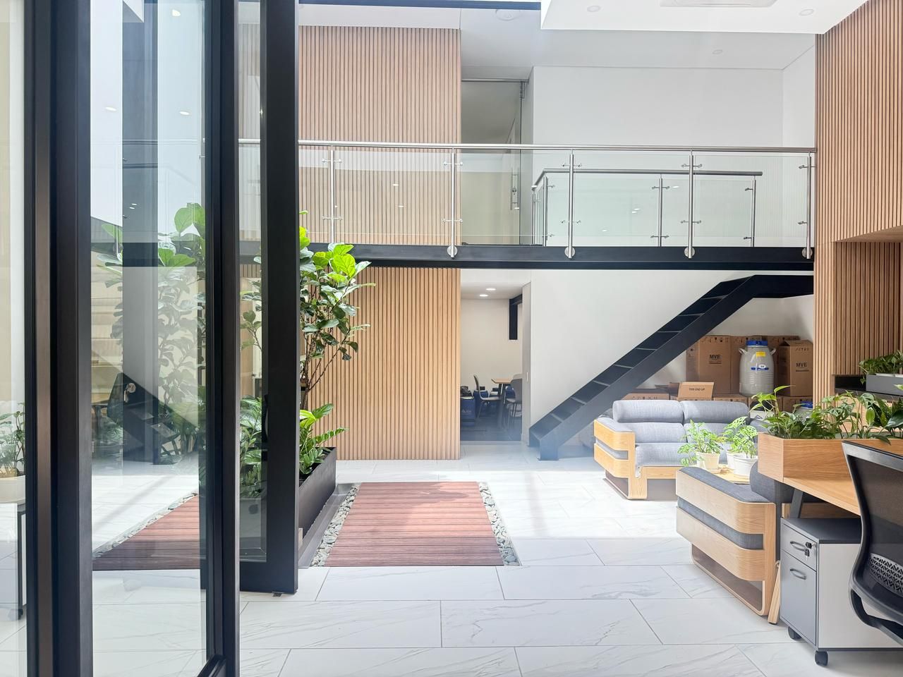 Oficina en arriendo Antioquia Medellín Los Conquistadores 230 m2 Habitaciones 0 Baños 3 Garajes 2 Precio $15000000