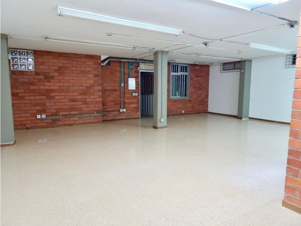 Oficina en arriendo Antioquia Medellín Granada 95 m2 Habitaciones 0 Baños 1 Garajes 0 Precio $3000000