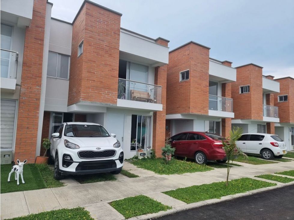 Casa en venta Risaralda Pereira Pereira 120 m2 Habitaciones 3 Baños 3 Garajes 1 Precio $480000000