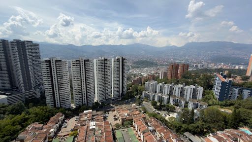 Apartamento en arriendo Antioquia Medellín Asomadera No1 60 m2 Habitaciones 2 Baños 2 Garajes 1 Precio $3250000