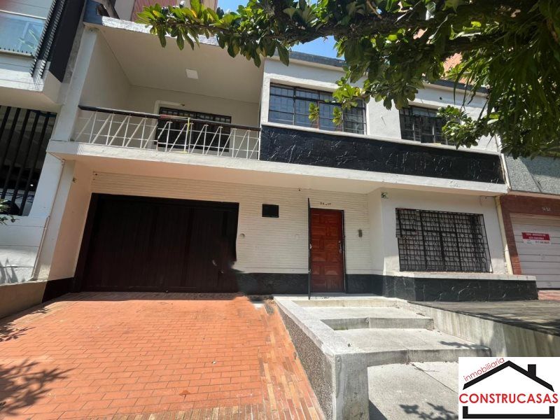 Casa en arriendo Antioquia Medellín Las Acacias 420 m2 Habitaciones 10 Baños 8 Garajes 0 Precio $9000000