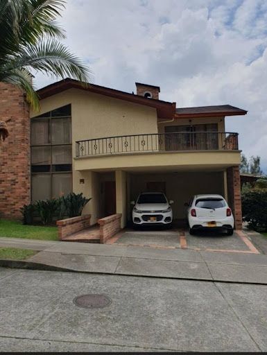 Casa en venta Caldas Manizales Palermo Bajo 235 m2 Habitaciones 3 Baños 4 Garajes 2 Precio $1600000000