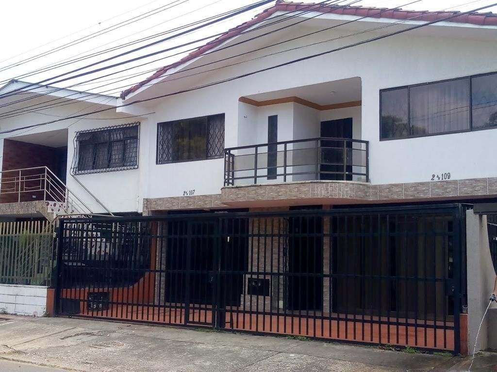 Casa en venta Valle Del Cauca Cali Vipasa 450 m2 Habitaciones 6 Baños 6 Garajes 4 Precio $685000000