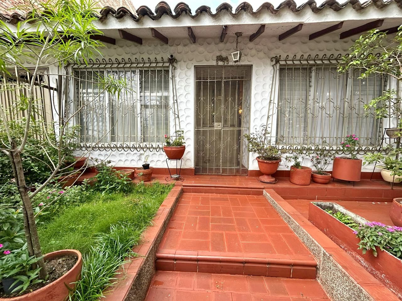 Casa en venta Valle Del Cauca Cali Cañaveralejo - Seguros Patria 250 m2 Habitaciones 4 Baños 4 Garajes 1 Precio $700000000