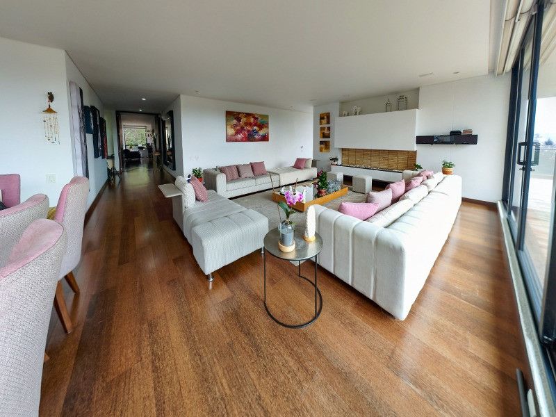 Apartamento en venta Cundinamarca Bogotá Niza Suba 250 m2 Habitaciones 3 Baños 5 Garajes 3 Precio $1900000000