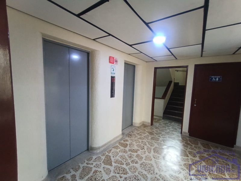 Oficina en arriendo Antioquia Medellín Prado 27 m2 Habitaciones 0 Baños 1 Garajes 0 Precio $1300000