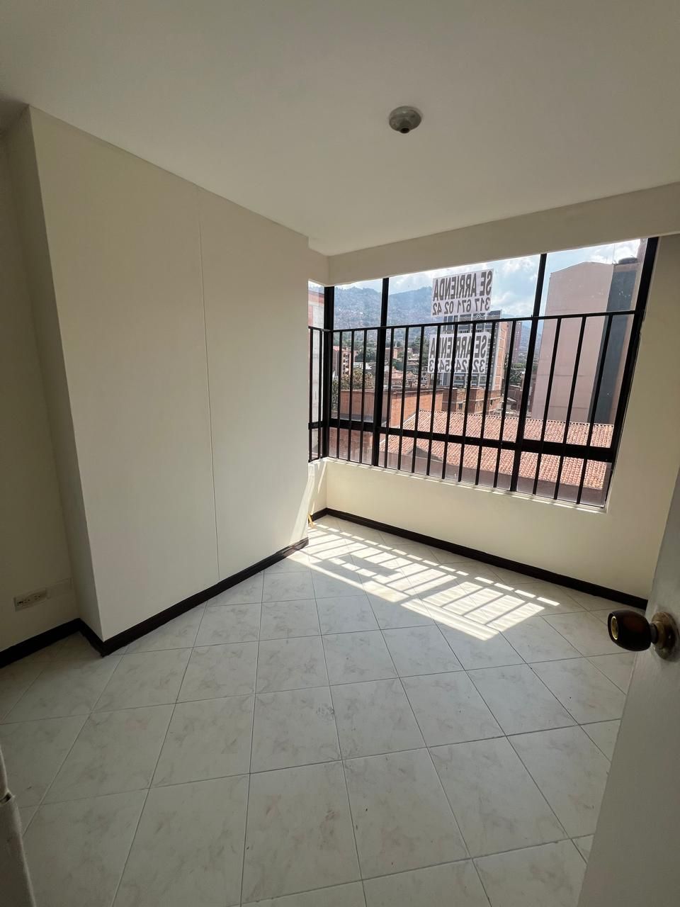 Apartamento en arriendo Antioquia Medellín Villanueva 60 m2 Habitaciones 2 Baños 1 Garajes 1 Precio $2100000