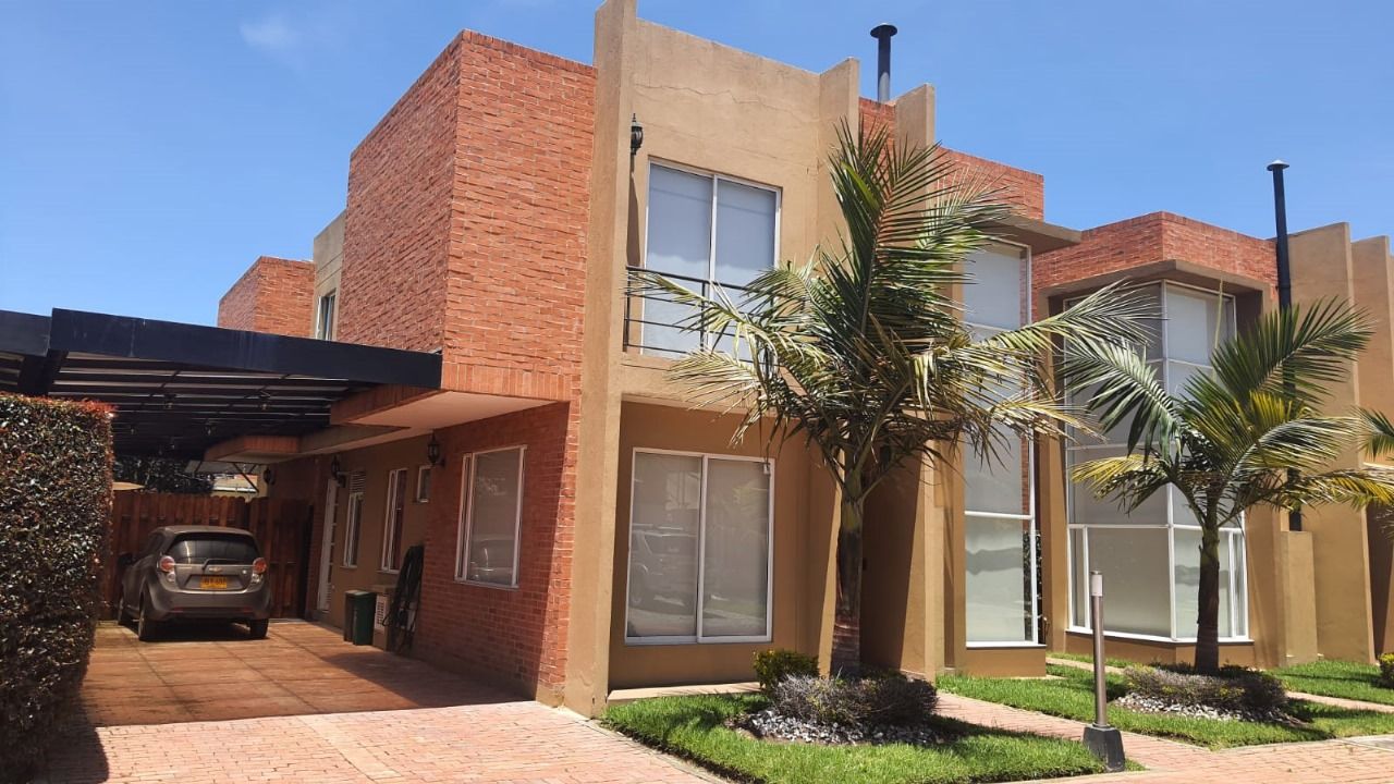 Casa en venta Cundinamarca Cajicá Cn Campestre El Cencerro 219 m2 Habitaciones 4 Baños 5 Garajes 2 Precio $1350000000