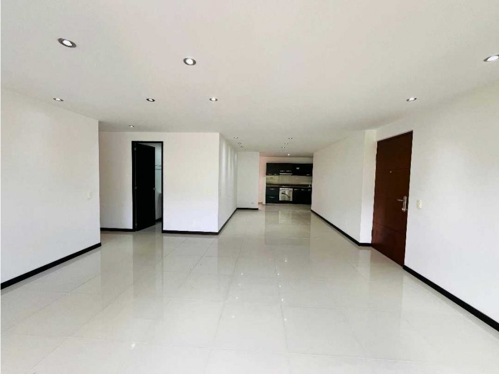 Apartamento en arriendo Antioquia Envigado La Inmaculada 114 m2 Habitaciones 3 Baños 3 Garajes 2 Precio $4100000