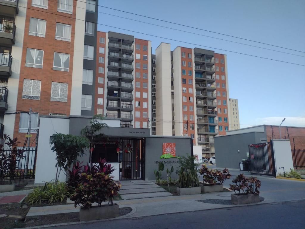 Apartamento en arriendo Valle Del Cauca Cali Prados Del Norte 72 m2 Habitaciones 2 Baños 2 Garajes 1 Precio $2400000