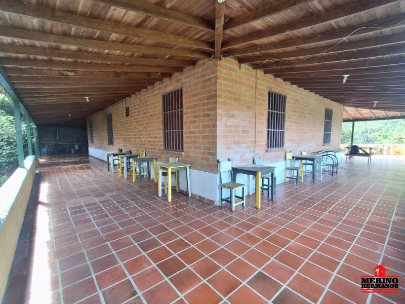 Finca en venta Antioquia Girardota Centro 500 m2 Habitaciones 8 Baños 5 Garajes 4 Precio $1200000000