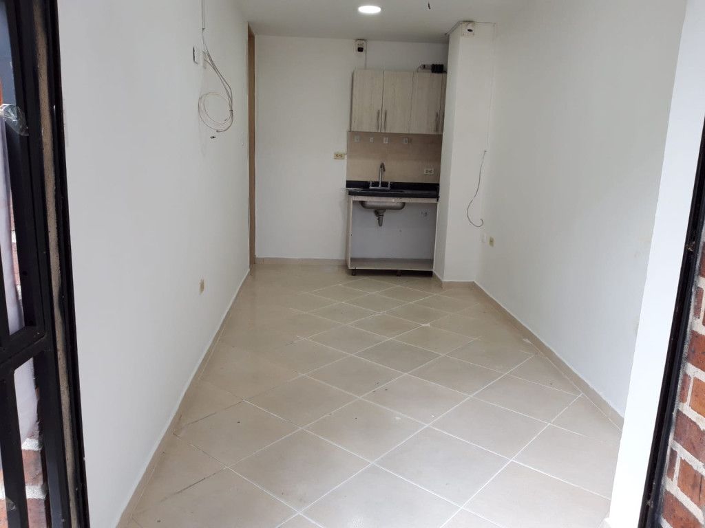 Local en arriendo Antioquia Envigado Milán - Vallejuelos 12 m2 Habitaciones 0 Baños 1 Garajes 0 Precio $1100000