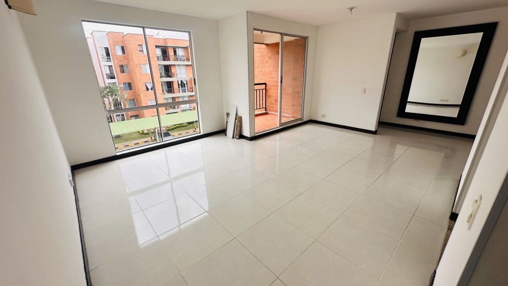 Apartamento en venta Valle Del Cauca Cali Lili 82 m2 Habitaciones 3 Baños 2 Garajes 1 Precio $305000000