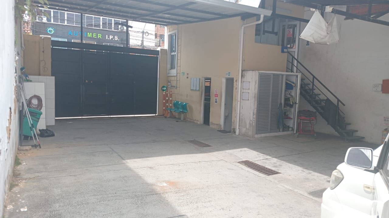 Parqueadero en arriendo o venta Santander Bucaramanga San Alonso 300 m2 Habitaciones 2 Baños 1 Garajes 6 Precio venta $1100000000 Precio arriendo $5700000