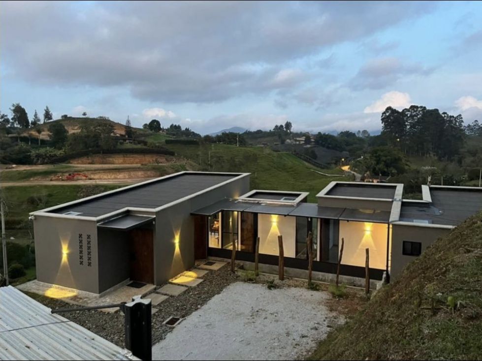 Casa en arriendo o venta Antioquia La Ceja La Ceja 200 m2 Habitaciones 3 Baños 3 Garajes 0 Precio venta $1200000000 Precio arriendo $9500000