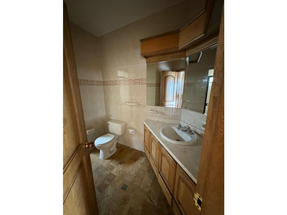 Casa Campestre en arriendo o venta Antioquia El Retiro El Retiro 360 m2 Habitaciones 5 Baños 6 Garajes 4 Precio venta $2200000000 Precio arriendo $10000000