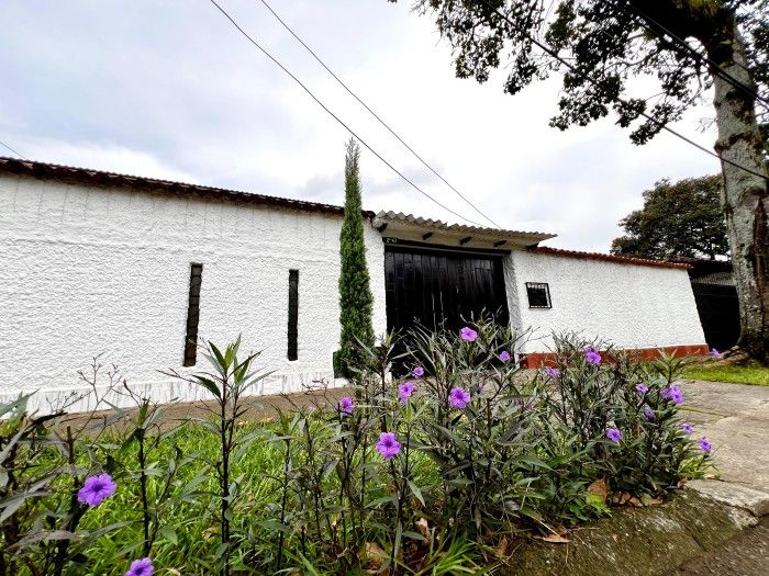 Casa en venta Valle Del Cauca Cali El Refugio 170 m2 Habitaciones 4 Baños 2 Garajes 2 Precio $750000000