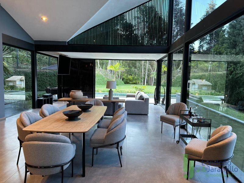 Casa en arriendo Antioquia Guarne Centro 5 m2 Habitaciones 4 Baños 4 Garajes 10 Precio $16100000