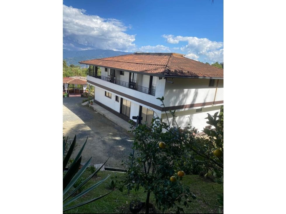Finca en venta Antioquia Medellín San Antonio De Prado 400 m2 Habitaciones 12 Baños 6 Garajes 12 Precio $2600000000