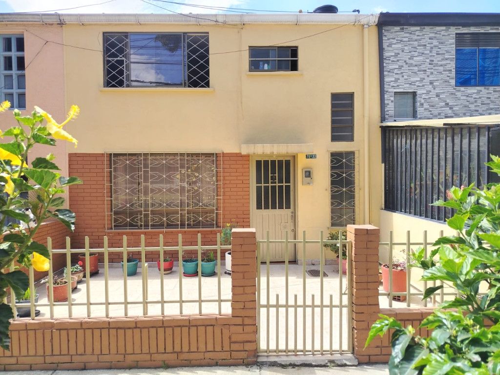 Casa en arriendo Cundinamarca Bogotá Super Manzana 7 164 m2 Habitaciones 6 Baños 3 Garajes 0 Precio $3800000