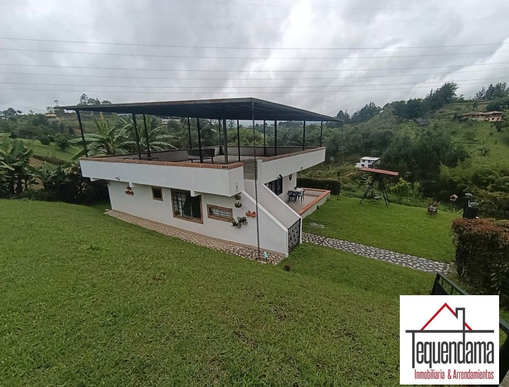 Finca en venta Antioquia Marinilla Belén 150 m2 Habitaciones 3 Baños 2 Garajes 2 Precio $730000000