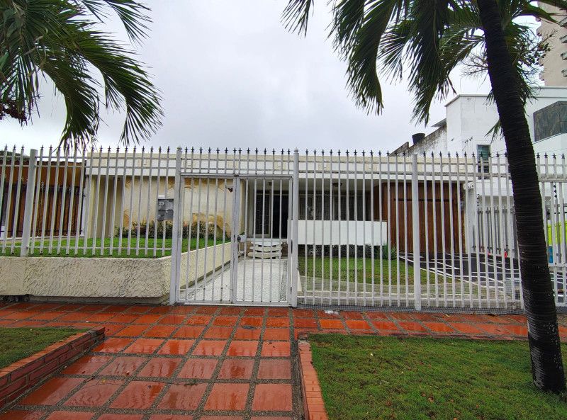 Casa en venta Atlántico Barranquilla El Poblado 476 m2 Habitaciones 4 Baños 3 Garajes 2 Precio $1290000000