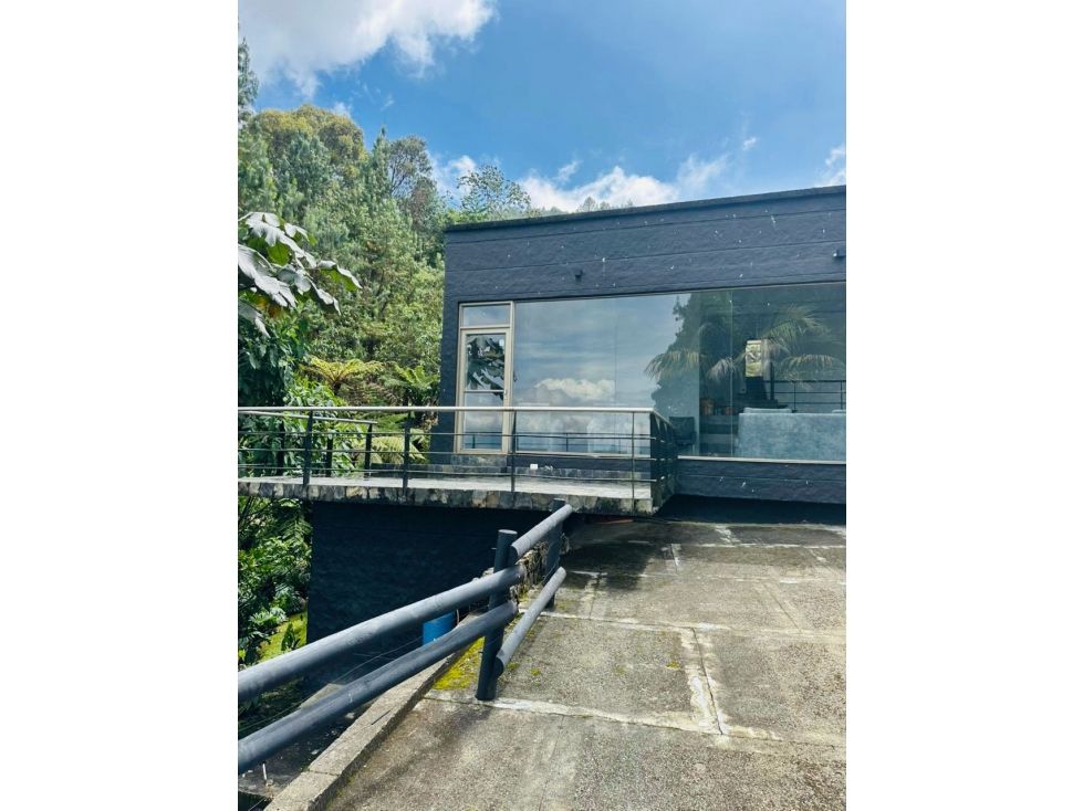 Casa en arriendo Antioquia Medellín Medellín 340 m2 Habitaciones 3 Baños 5 Garajes 6 Precio $17250000