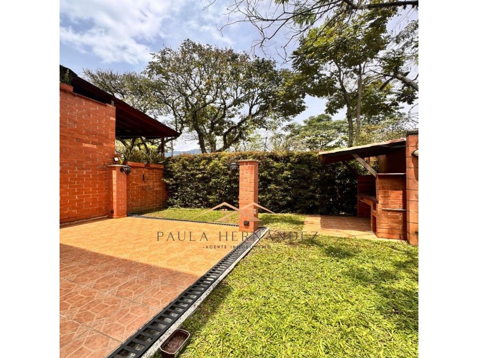 Casa en venta Antioquia Itagüí Santa Catalina 140 m2 Habitaciones 3 Baños 2 Garajes 1 Precio $950000000