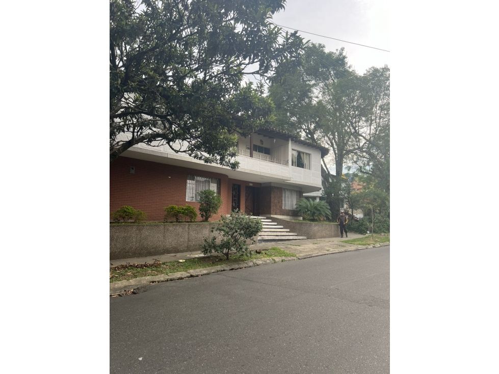 Casa en venta Antioquia Medellín La America 341 m2 Habitaciones 6 Baños 4 Garajes 2 Precio $1500000000