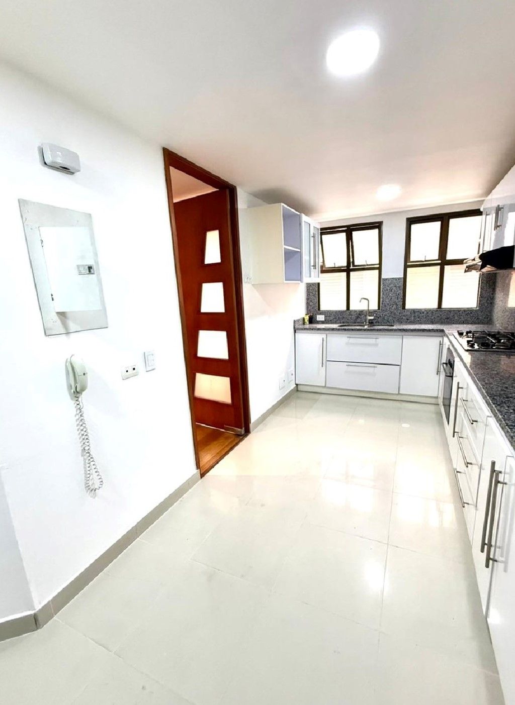 Apartamento en arriendo Cundinamarca Bogotá Rincon Del Chicó 210 m2 Habitaciones 3 Baños 3 Garajes 3 Precio $8100000