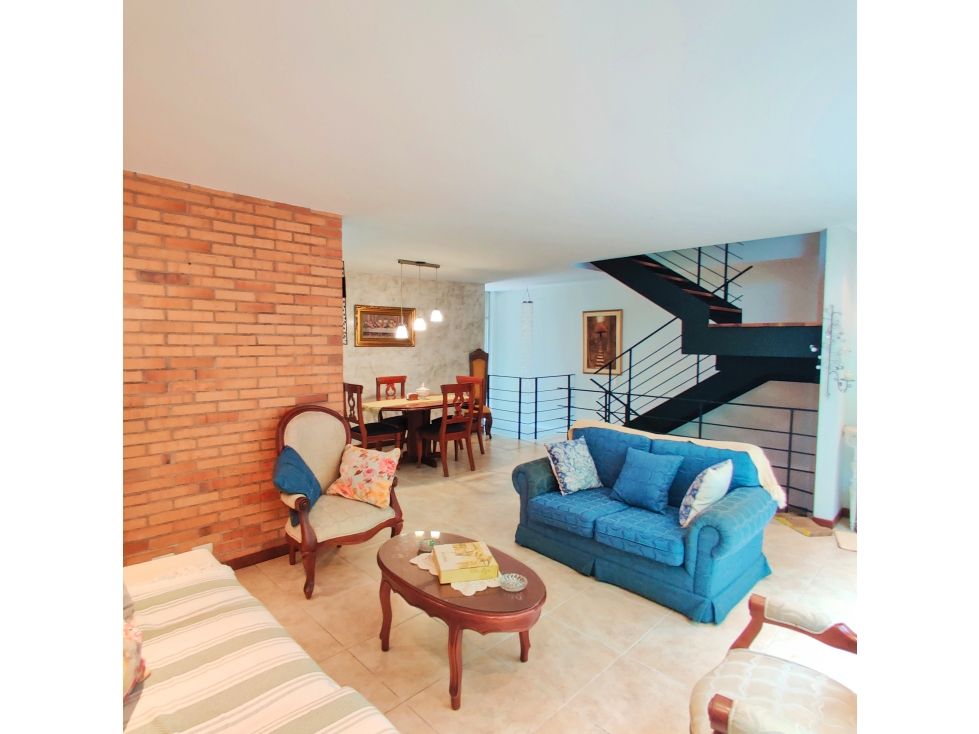 Casa en venta Antioquia Medellín Altos Del Poblado 204 m2 Habitaciones 3 Baños 2 Garajes 2 Precio $1190000000