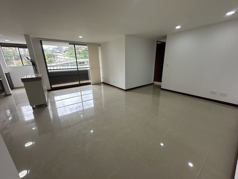 Apartamento en arriendo Antioquia Envigado Alto De Misael 90 m2 Habitaciones 3 Baños 3 Garajes 2 Precio $4400000
