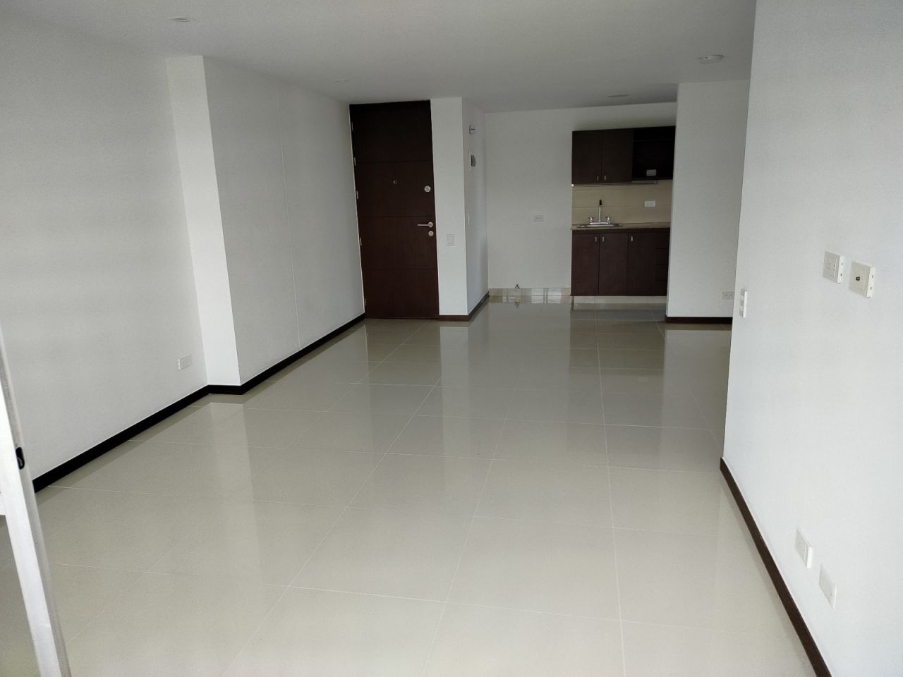 Apartamento en arriendo Antioquia Envigado El Esmeraldal 80 m2 Habitaciones 2 Baños 2 Garajes 1 Precio $3600000
