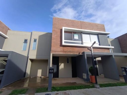 Casa en arriendo Antioquia La Ceja Centro 135 m2 Habitaciones 3 Baños 4 Garajes 1 Precio $3500000