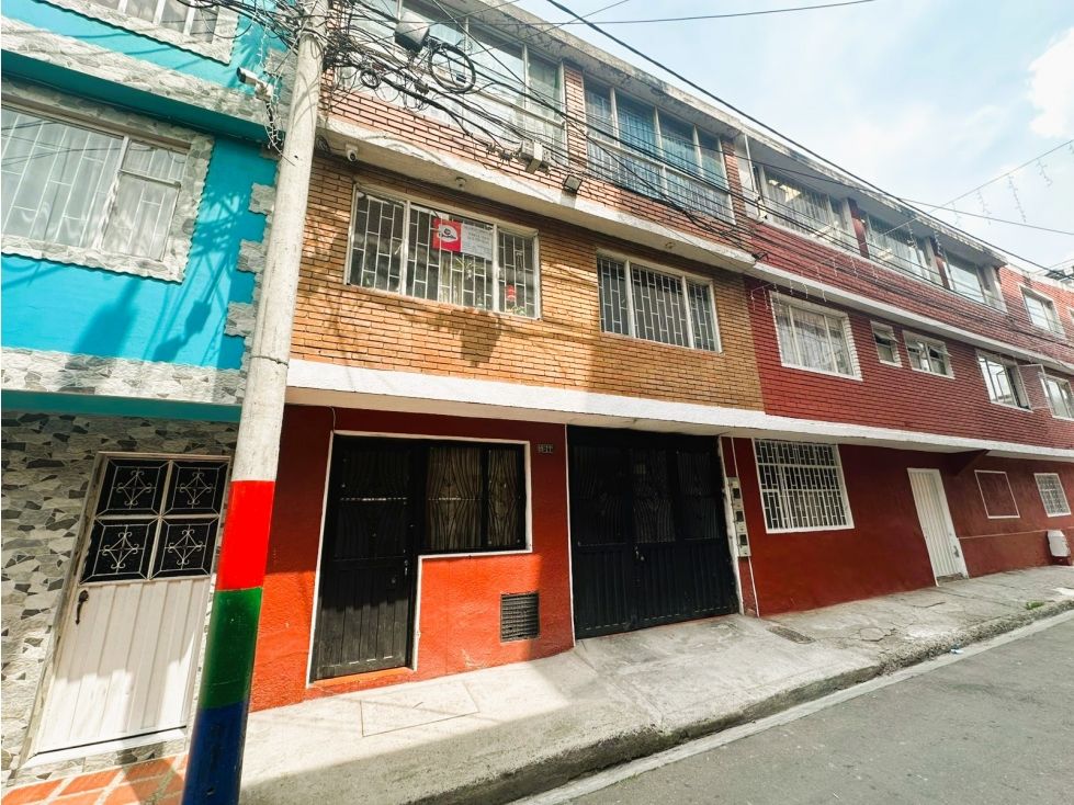 Casa en venta Cundinamarca Bogotá Jiménez De Quesada 285 m2 Habitaciones 10 Baños 4 Garajes 1 Precio $550000000