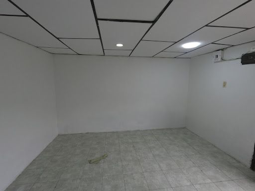 Local en arriendo Caldas Manizales Bajo Caribe 10 m2 Habitaciones 0 Baños 1 Garajes 0 Precio $500000
