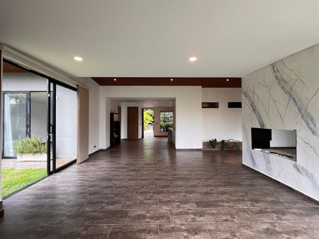 Casa en arriendo Antioquia Envigado La Mesa 160 m2 Habitaciones 2 Baños 2 Garajes 2 Precio $9500000