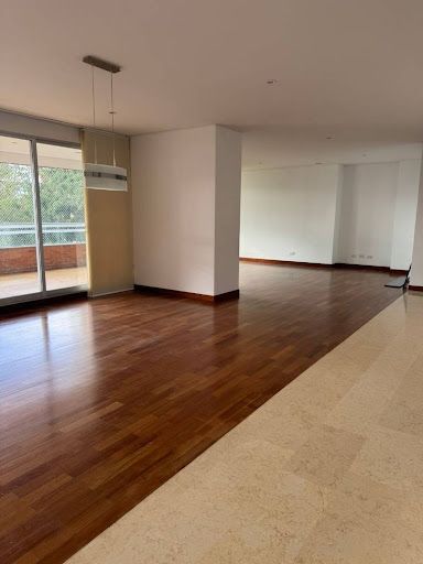 Apartamento en arriendo Antioquia Medellín El Tesoro 272 m2 Habitaciones 3 Baños 4 Garajes 3 Precio $15000000