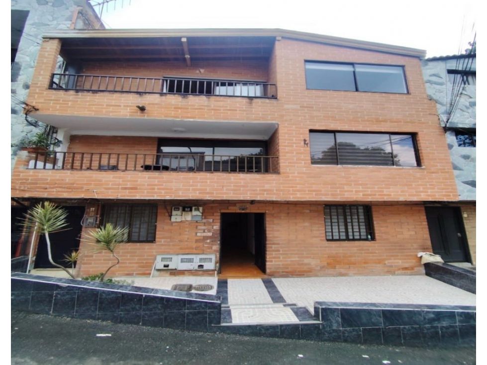 Casa en venta Antioquia Envigado Los Naranjos 93 m2 Habitaciones 4 Baños 2 Garajes 0 Precio $450000000